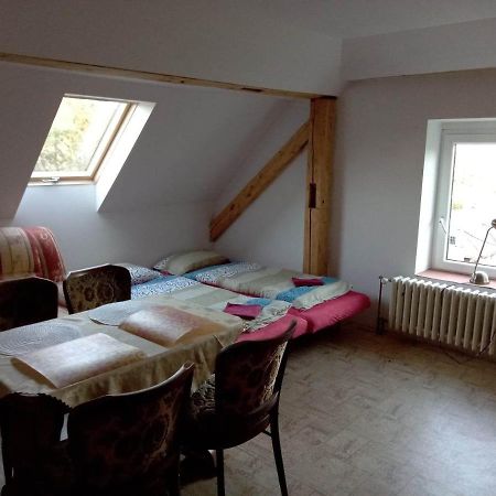 Apartman Police Nad Metujiアパートメント エクステリア 写真