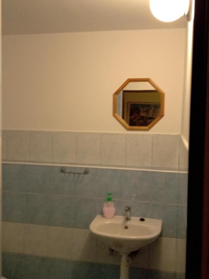 Apartman Police Nad Metujiアパートメント エクステリア 写真